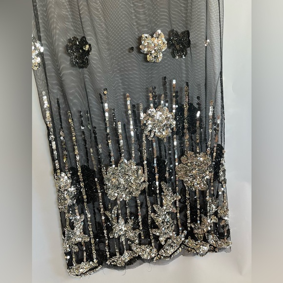 VINTAGE mesh midi with hand sewn sequined appliqué - Picture 7 of 7
